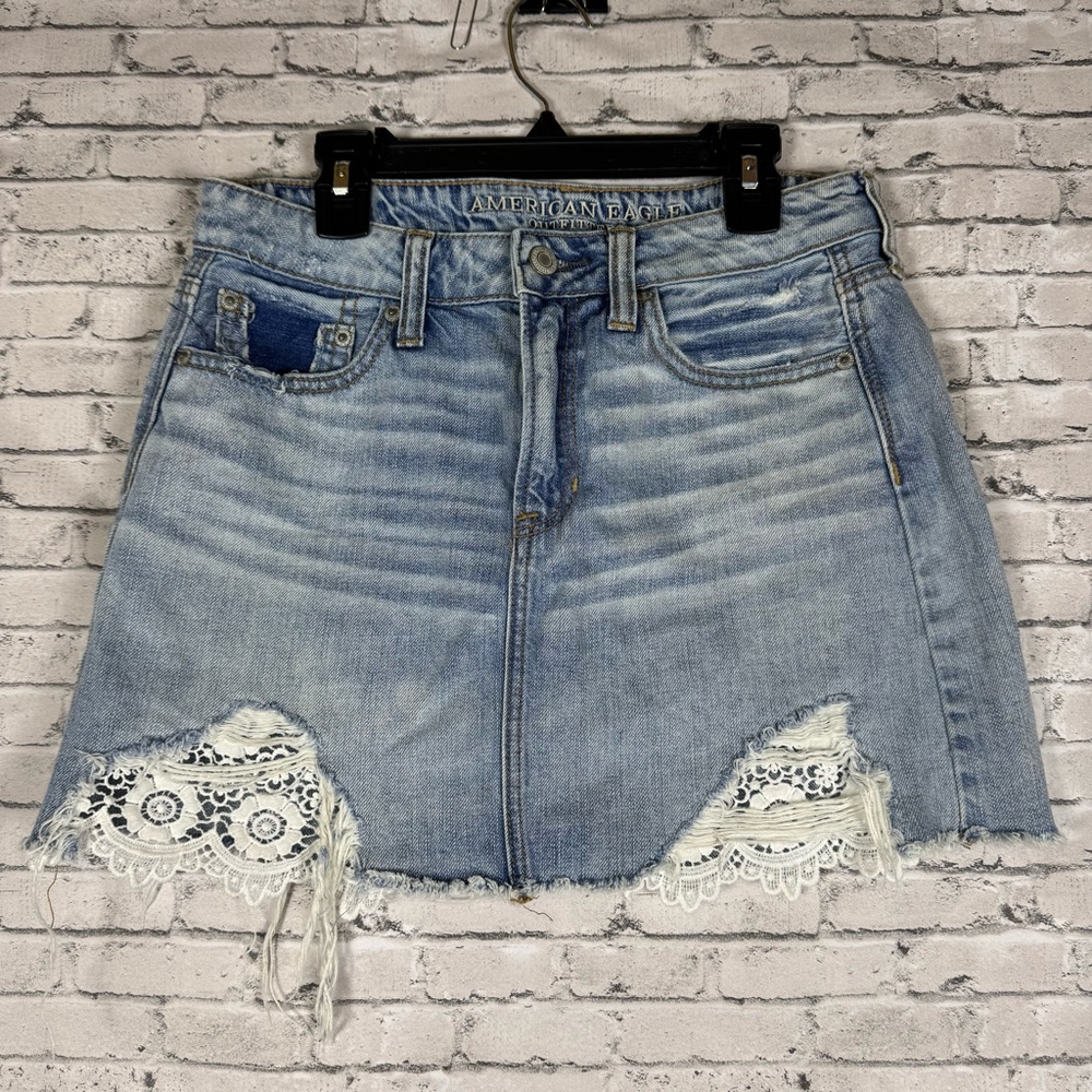 American Eagle Skirt With Lace